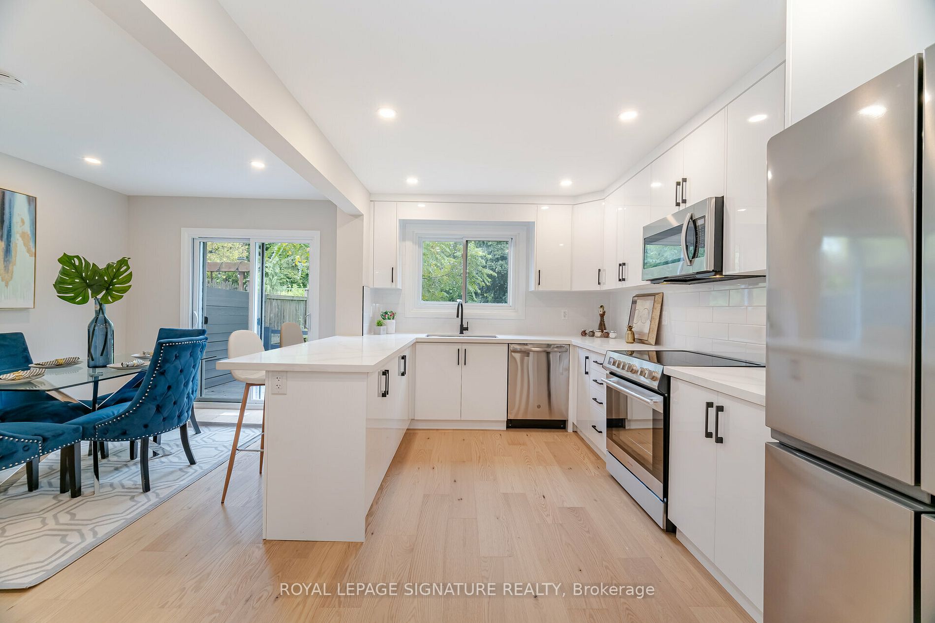 3381 Tallmast Cres