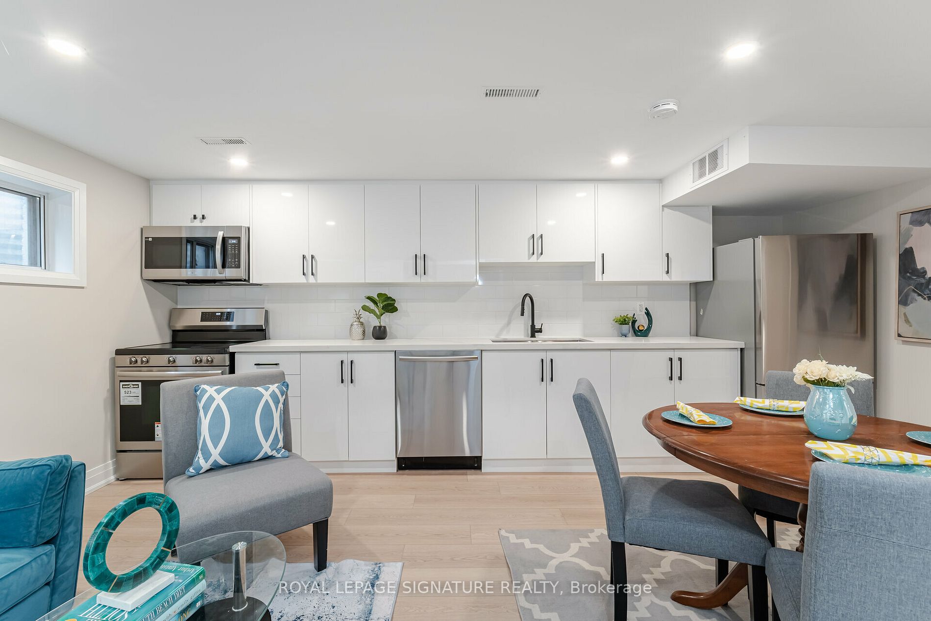 3381 Tallmast Cres