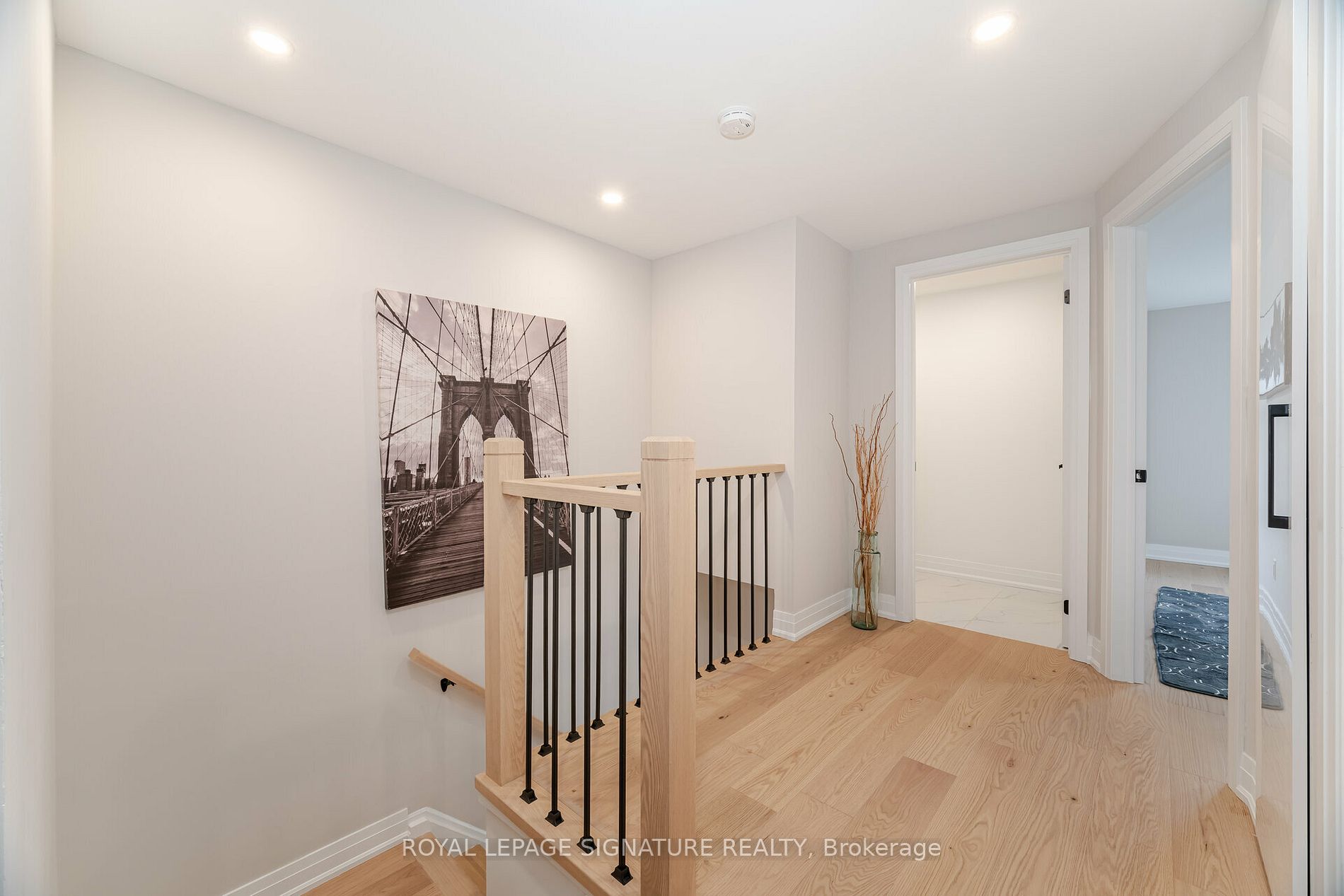 3381 Tallmast Cres