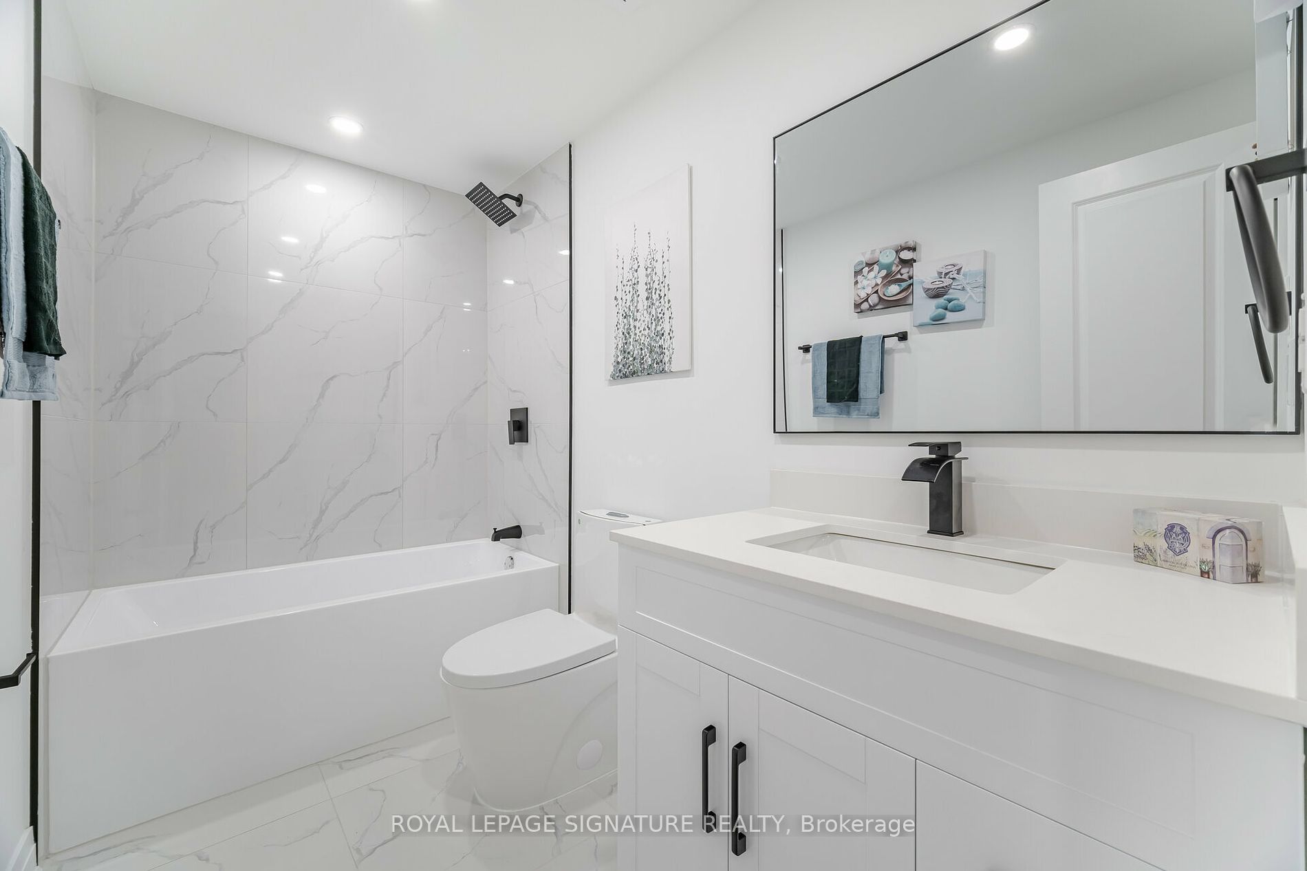 3381 Tallmast Cres