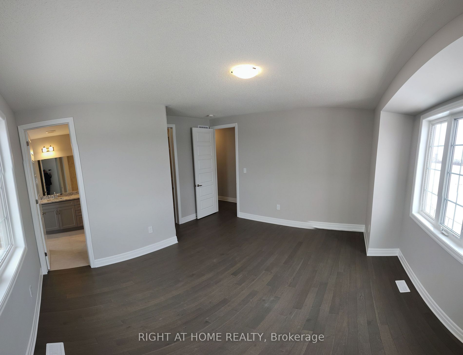 3048 John Mckay Blvd