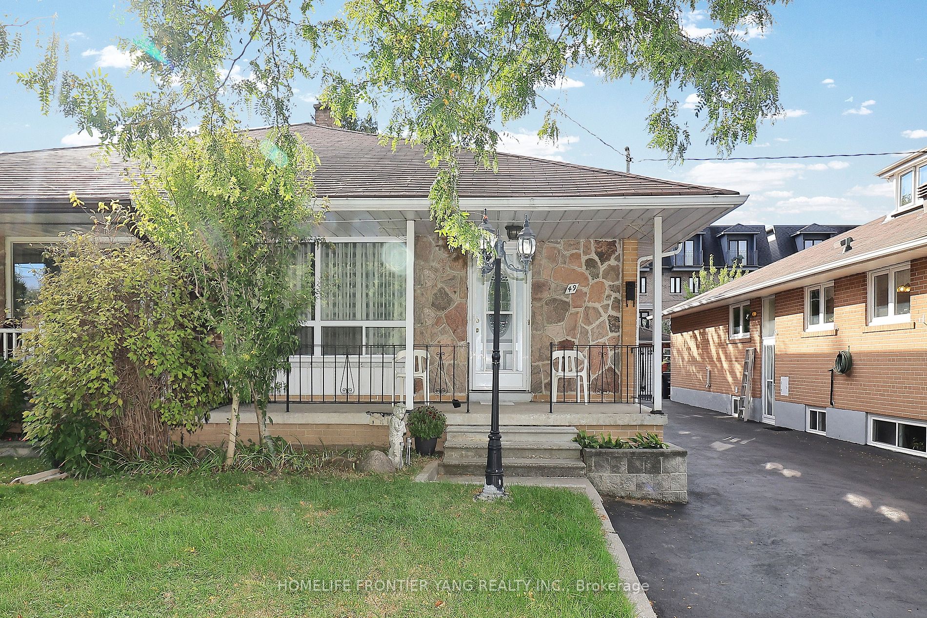 49 Graystone Gdns