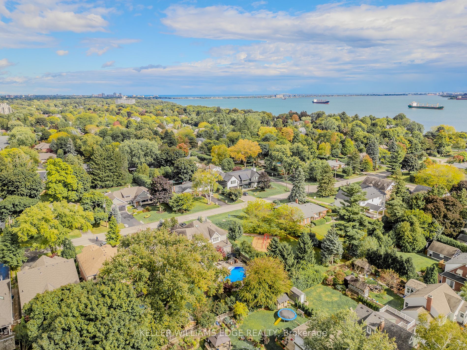 978 North Shore Blvd W