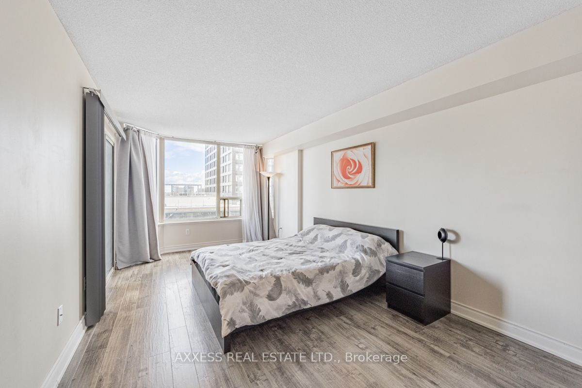 330 Rathburn Rd W, #1105