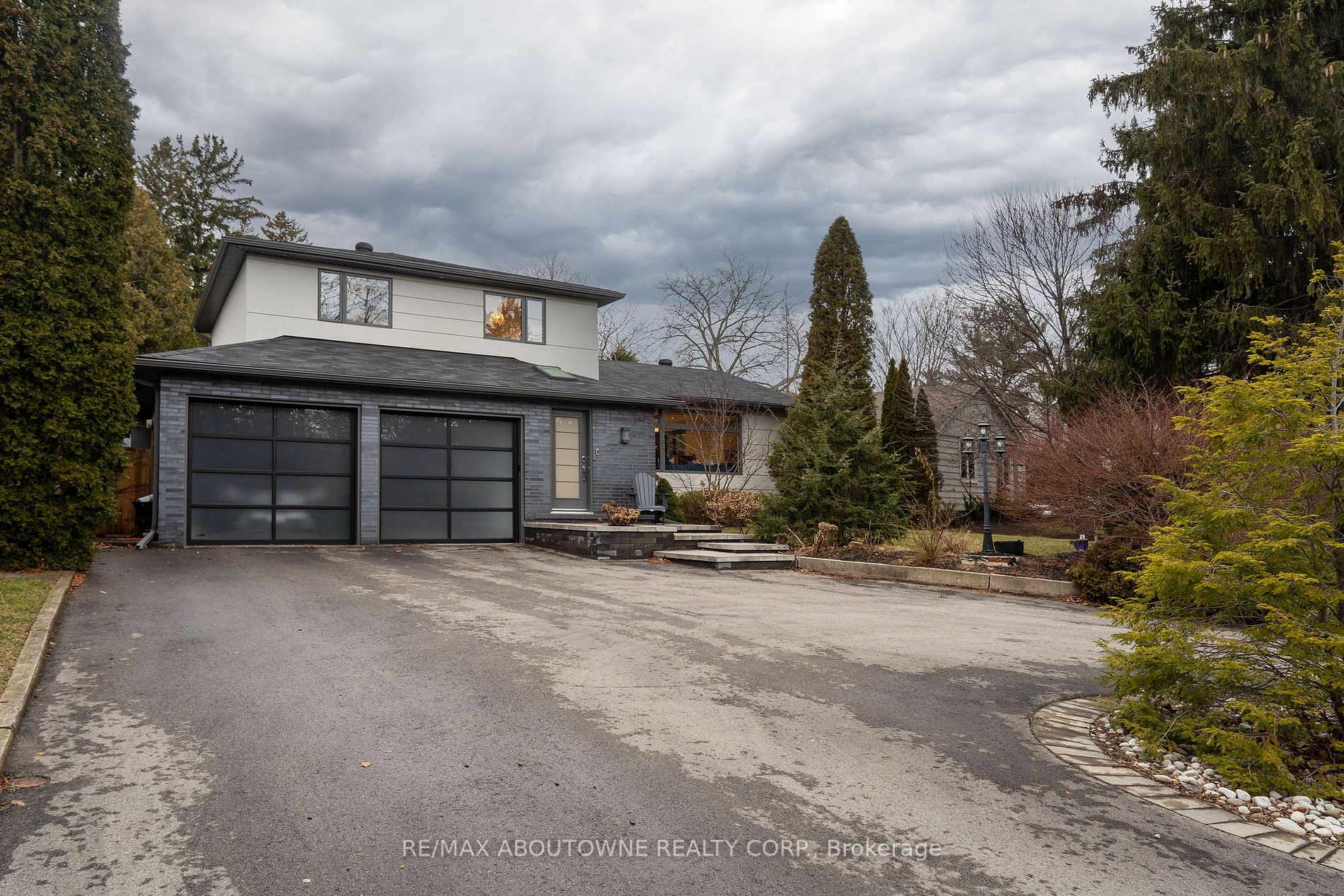 561 Rebecca St