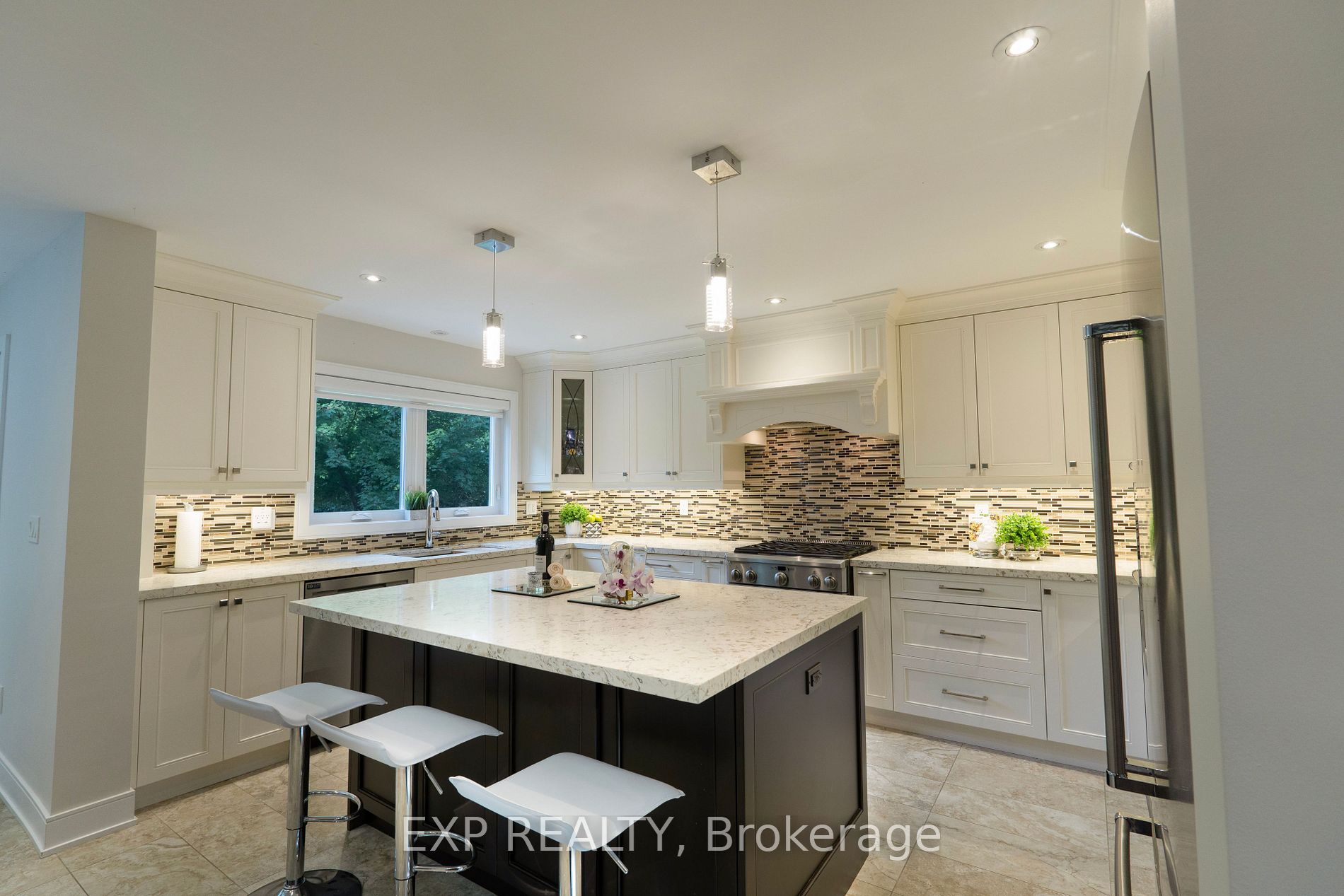 771 Ajyn Crt