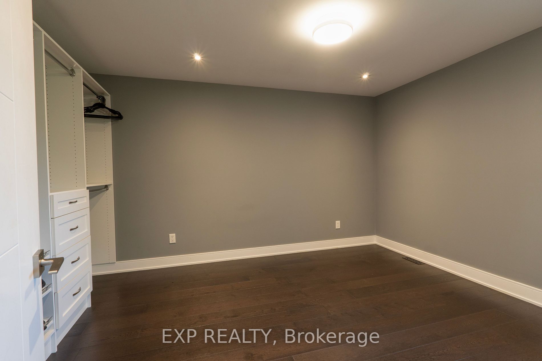 771 Ajyn Crt