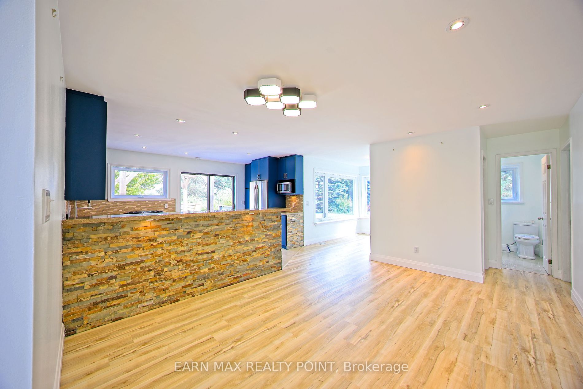 14399 Kennedy Rd
