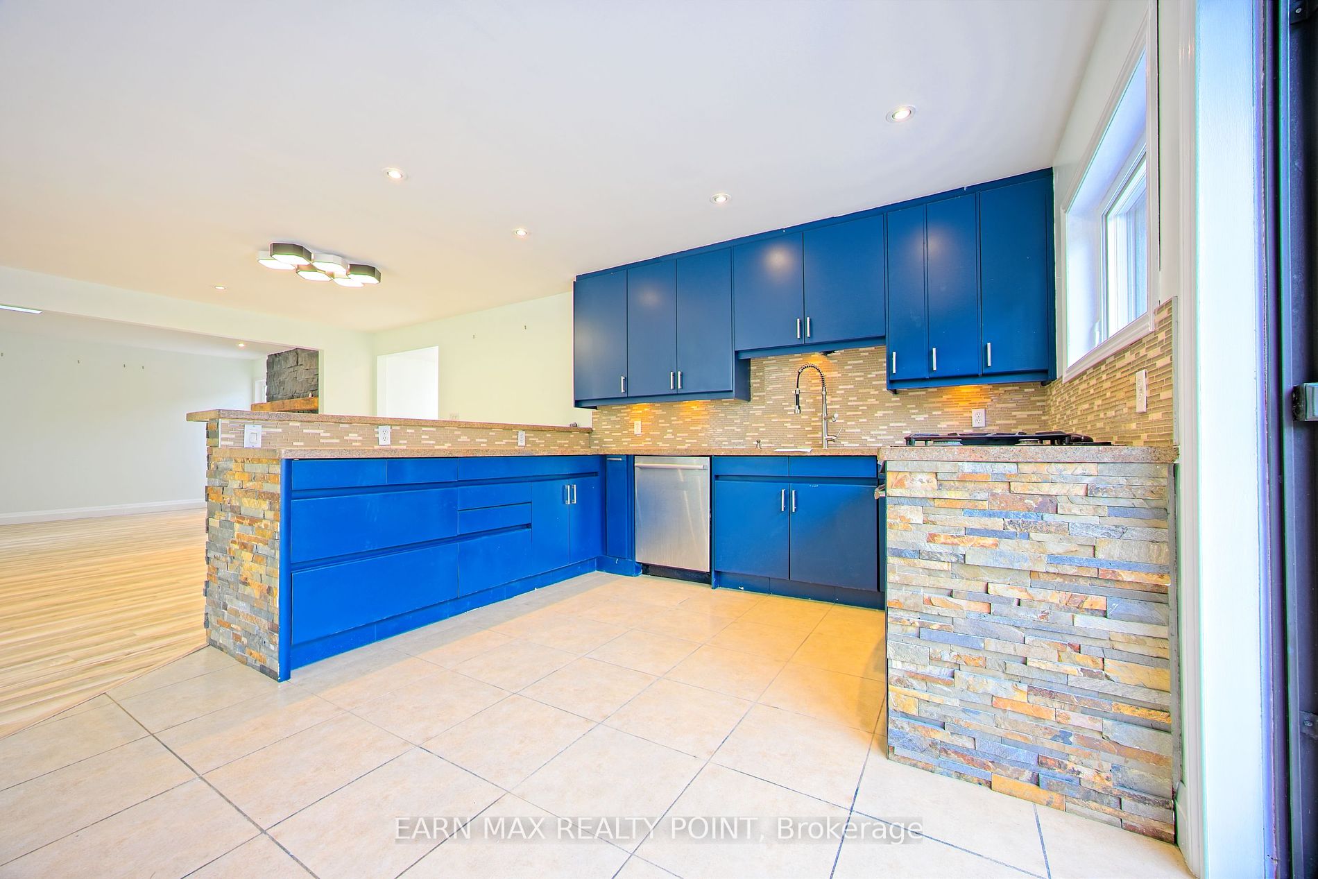 14399 Kennedy Rd
