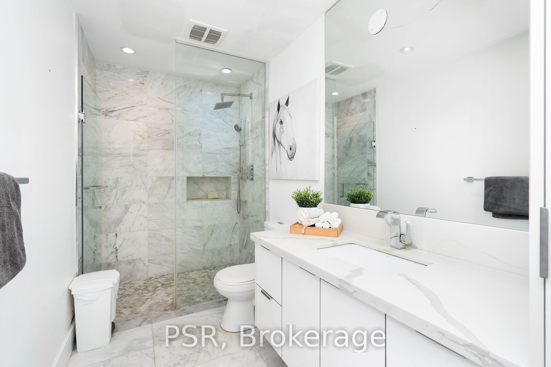 105 Mineola Rd W