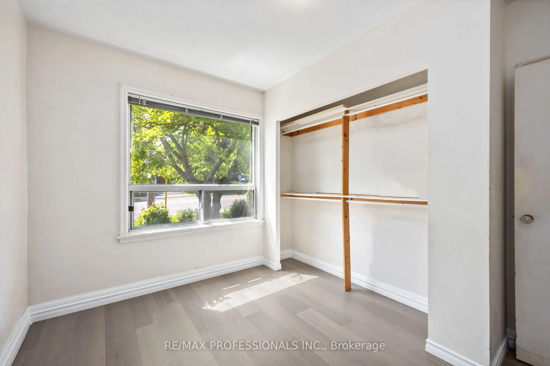 34 Dixon Rd