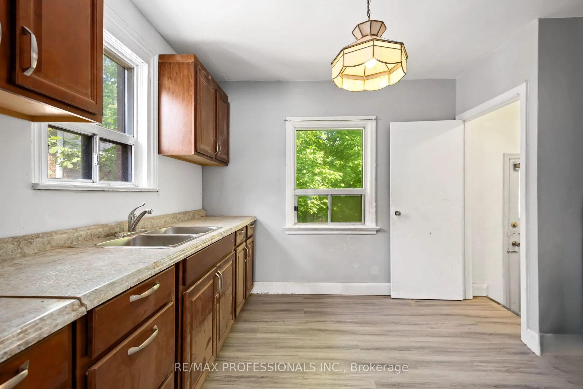 34 Dixon Rd