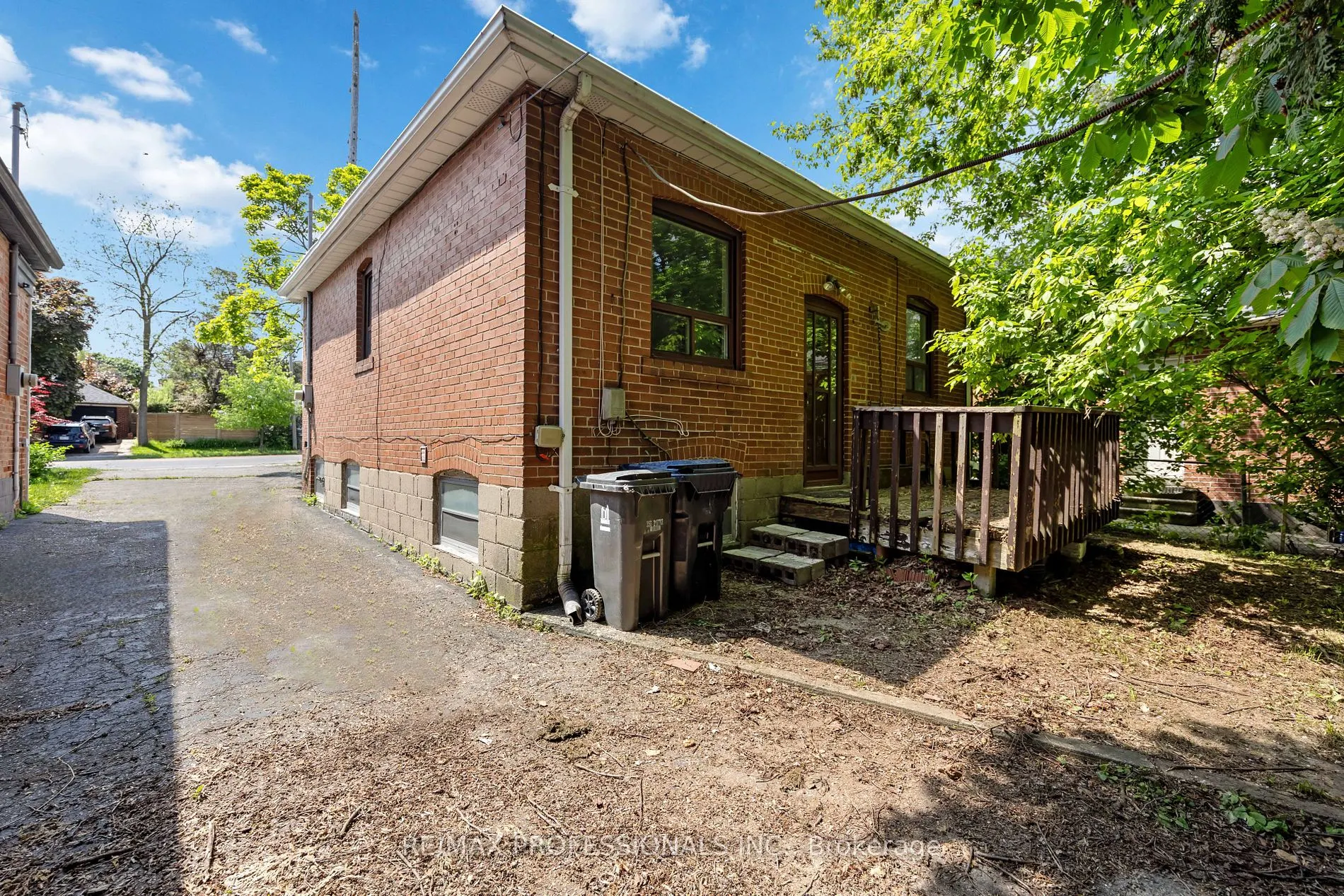 34 Dixon Rd