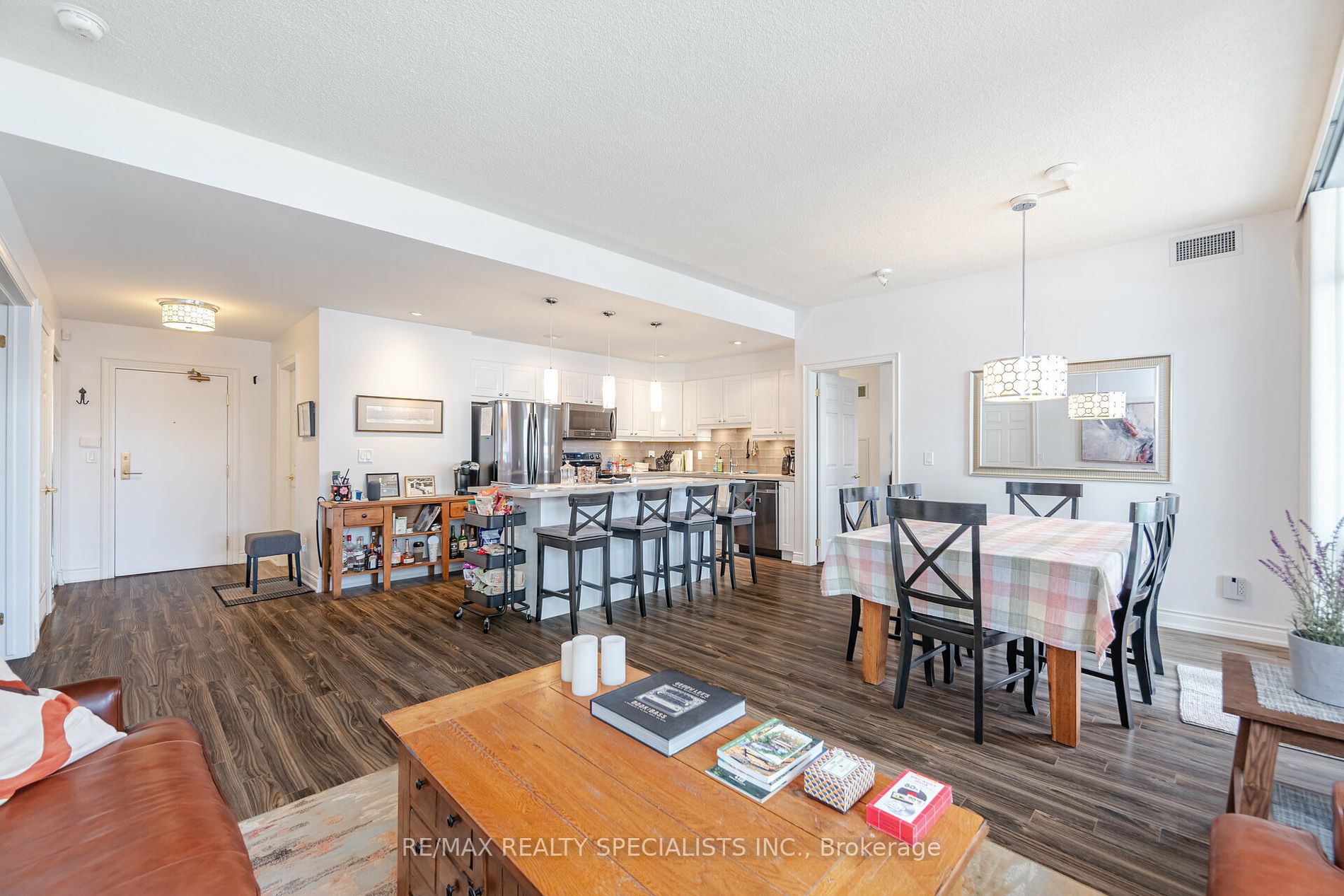 399 Elizabeth St, #210