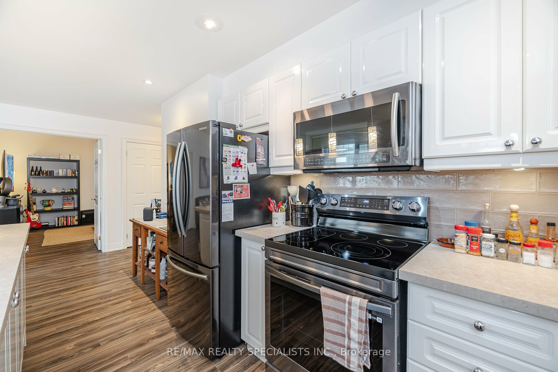 399 Elizabeth St, #210