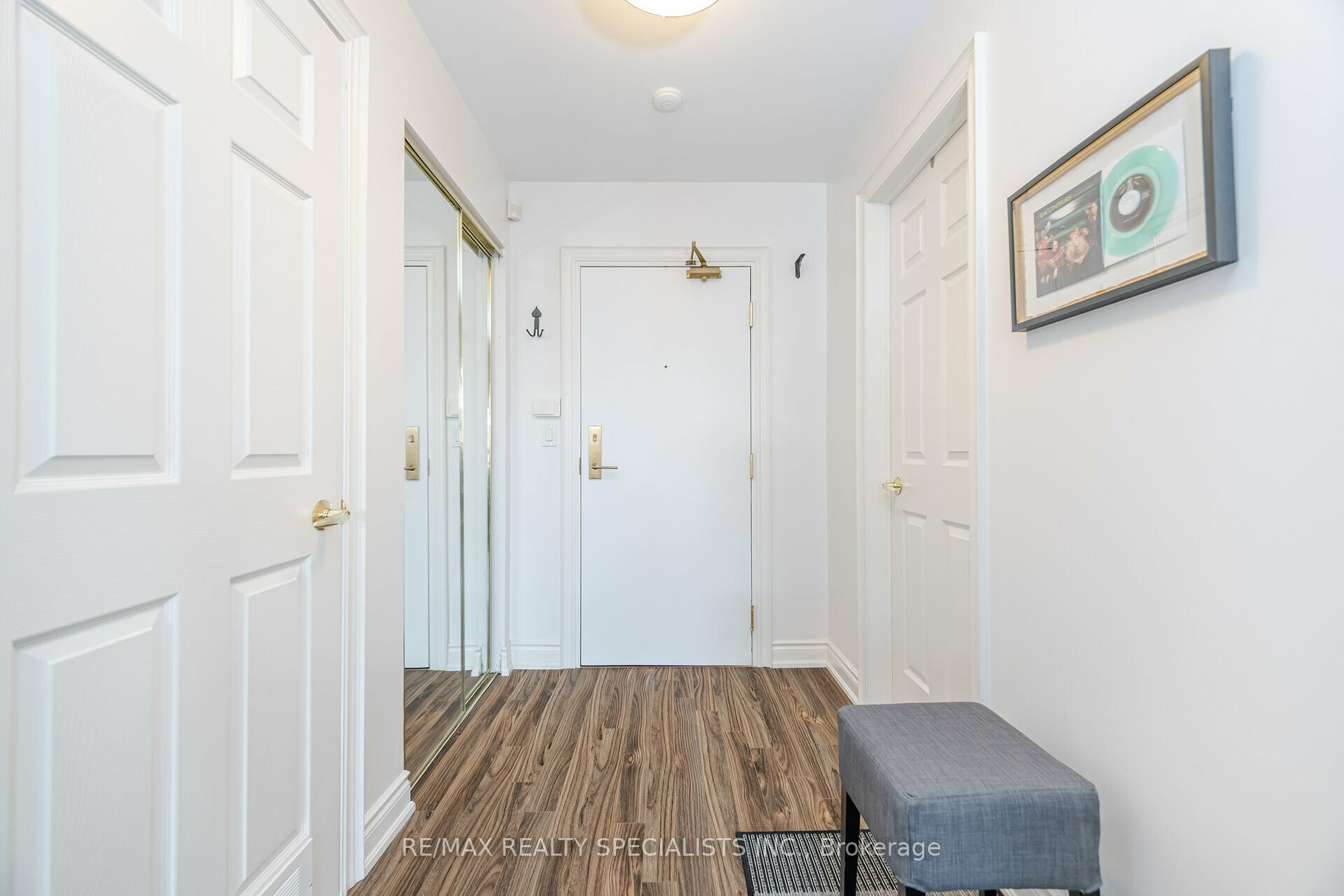 399 Elizabeth St, #210