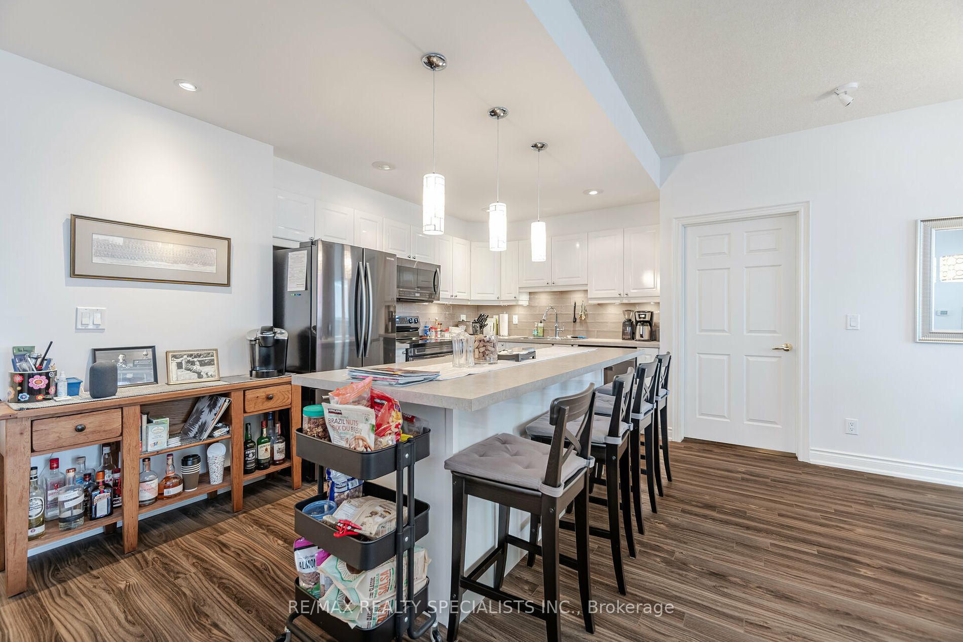 399 Elizabeth St, #210