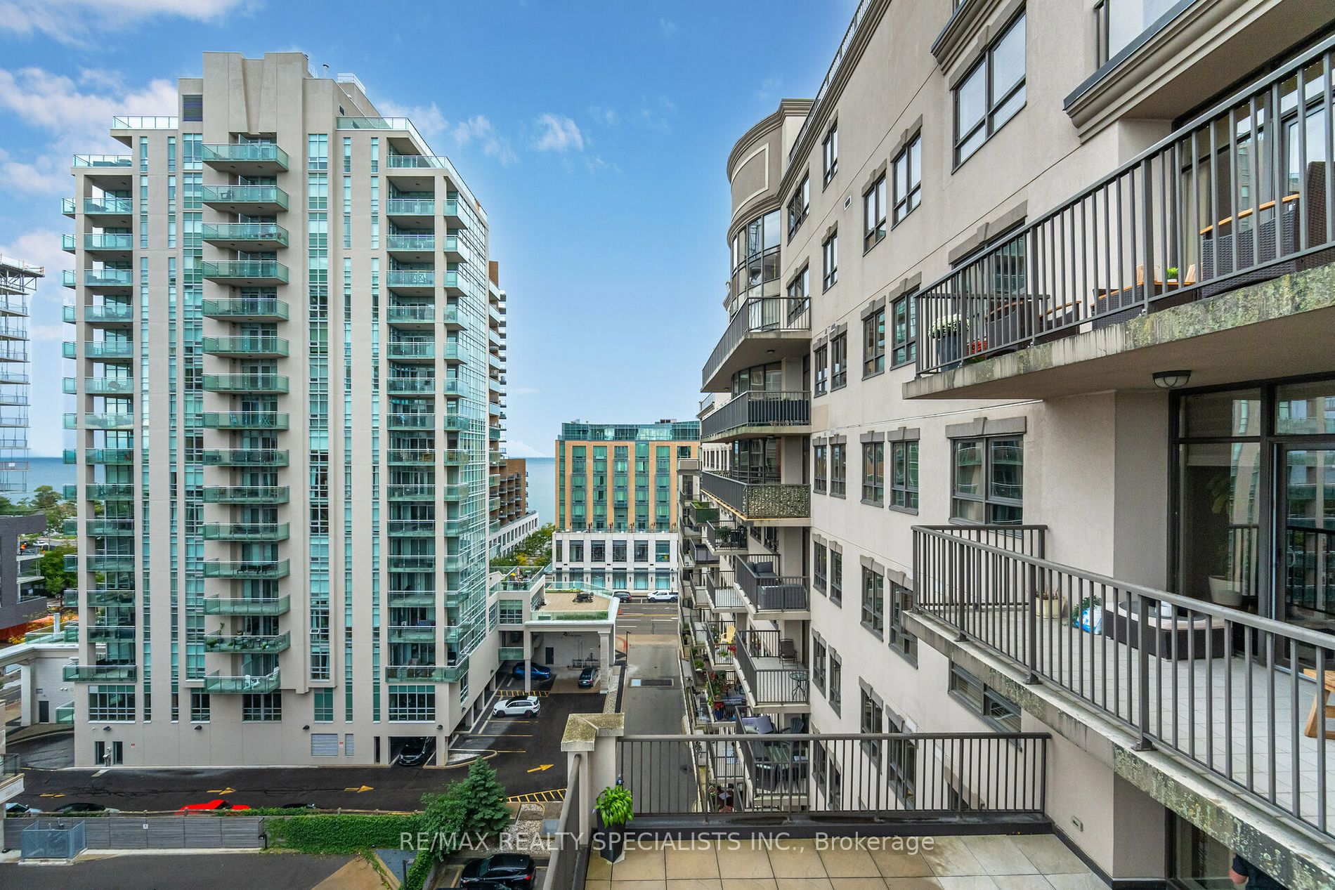 399 Elizabeth St, #210