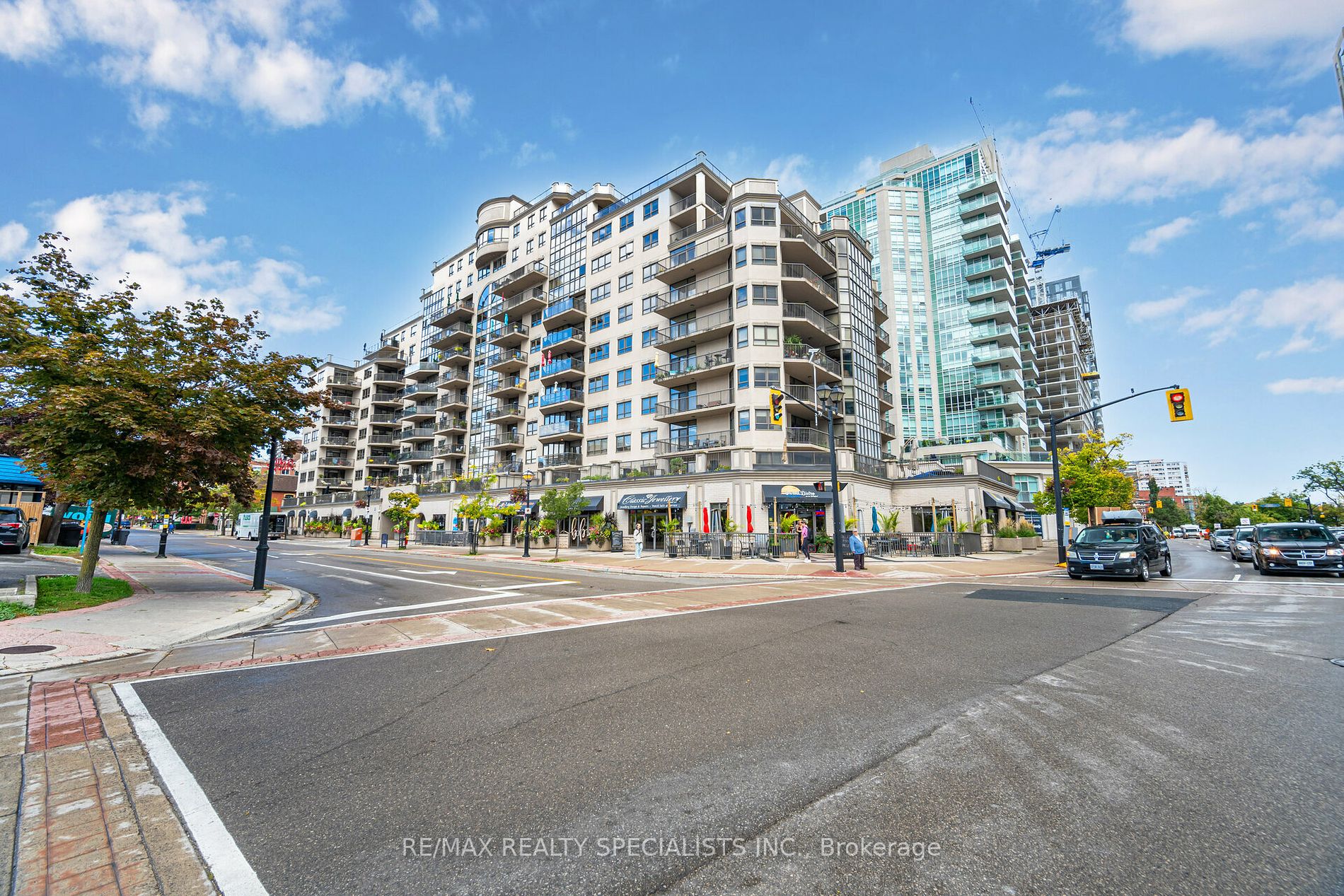 399 Elizabeth St, #210