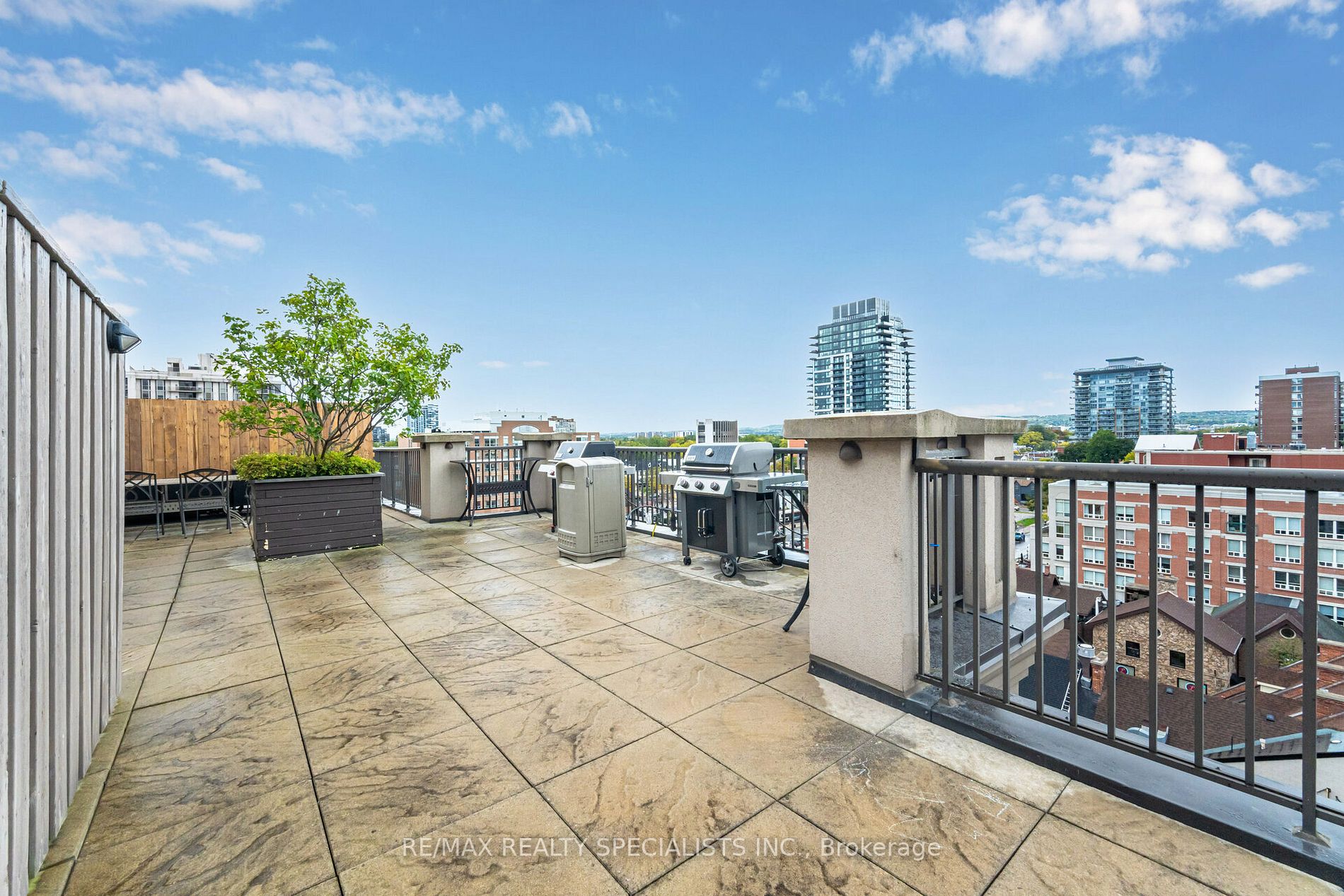 399 Elizabeth St, #210