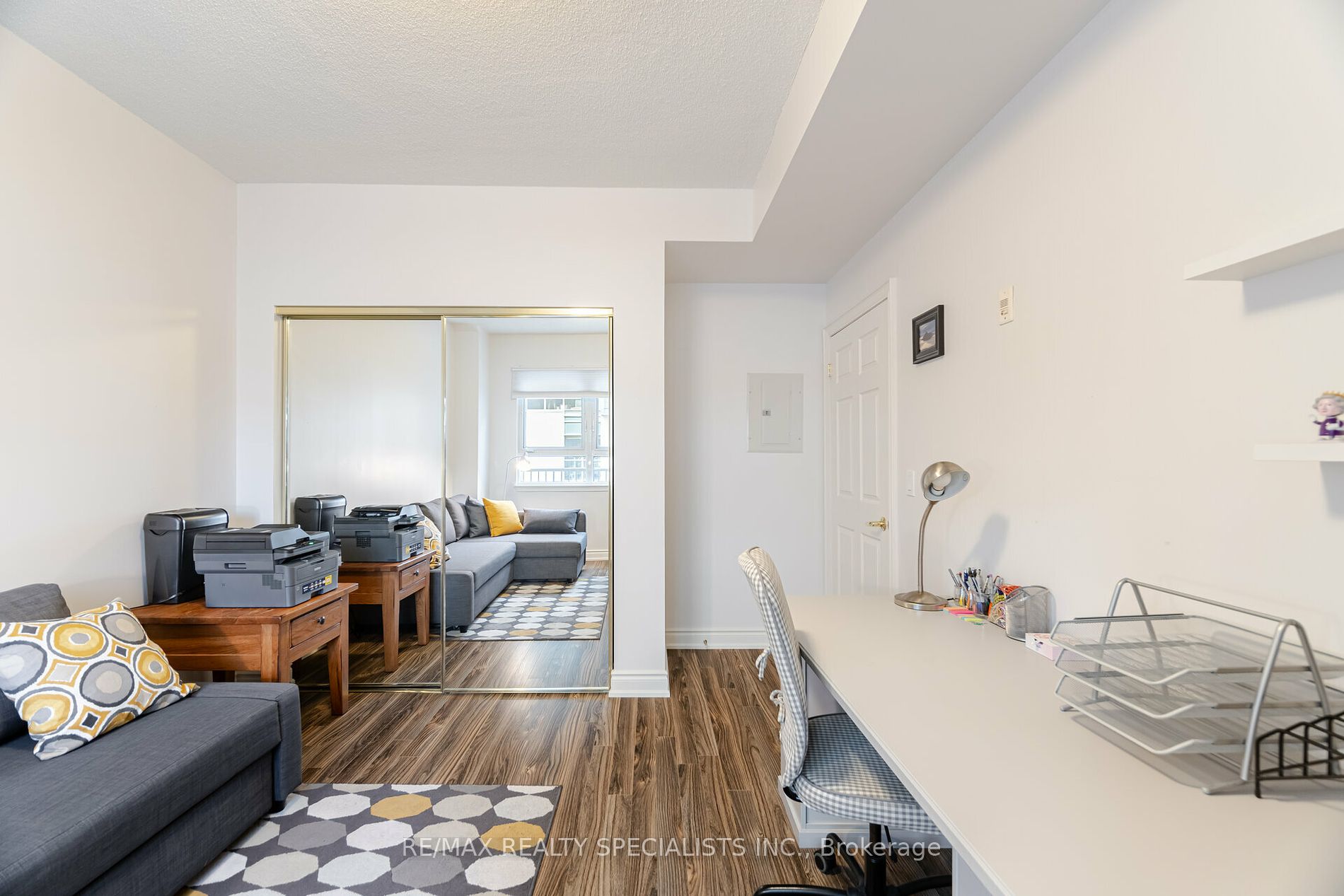 399 Elizabeth St, #210