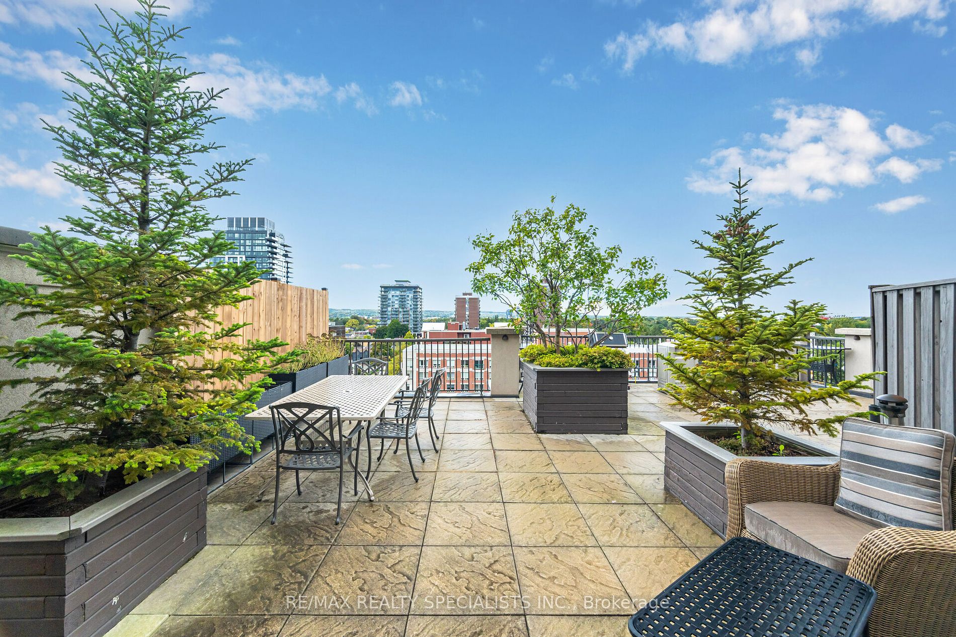 399 Elizabeth St, #210