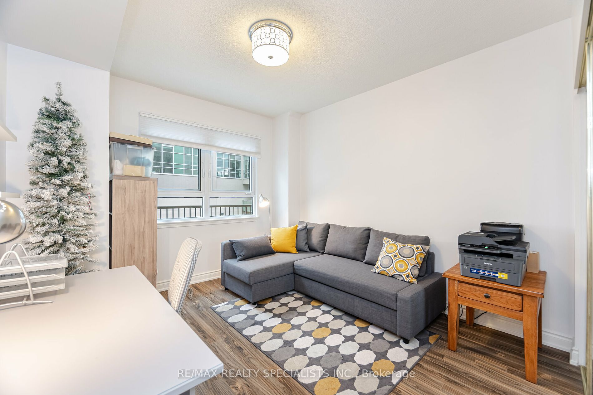 399 Elizabeth St, #210
