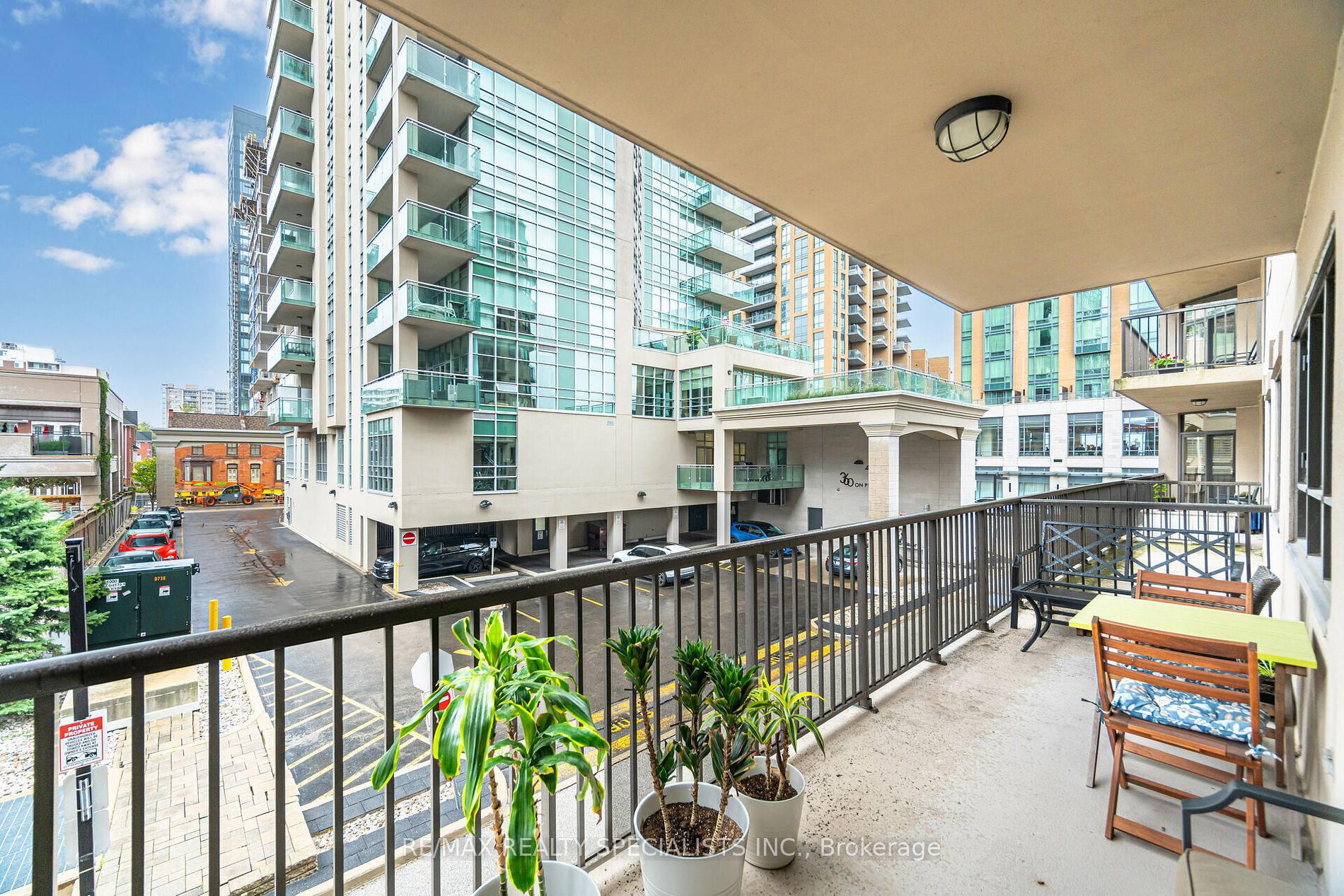 399 Elizabeth St, #210