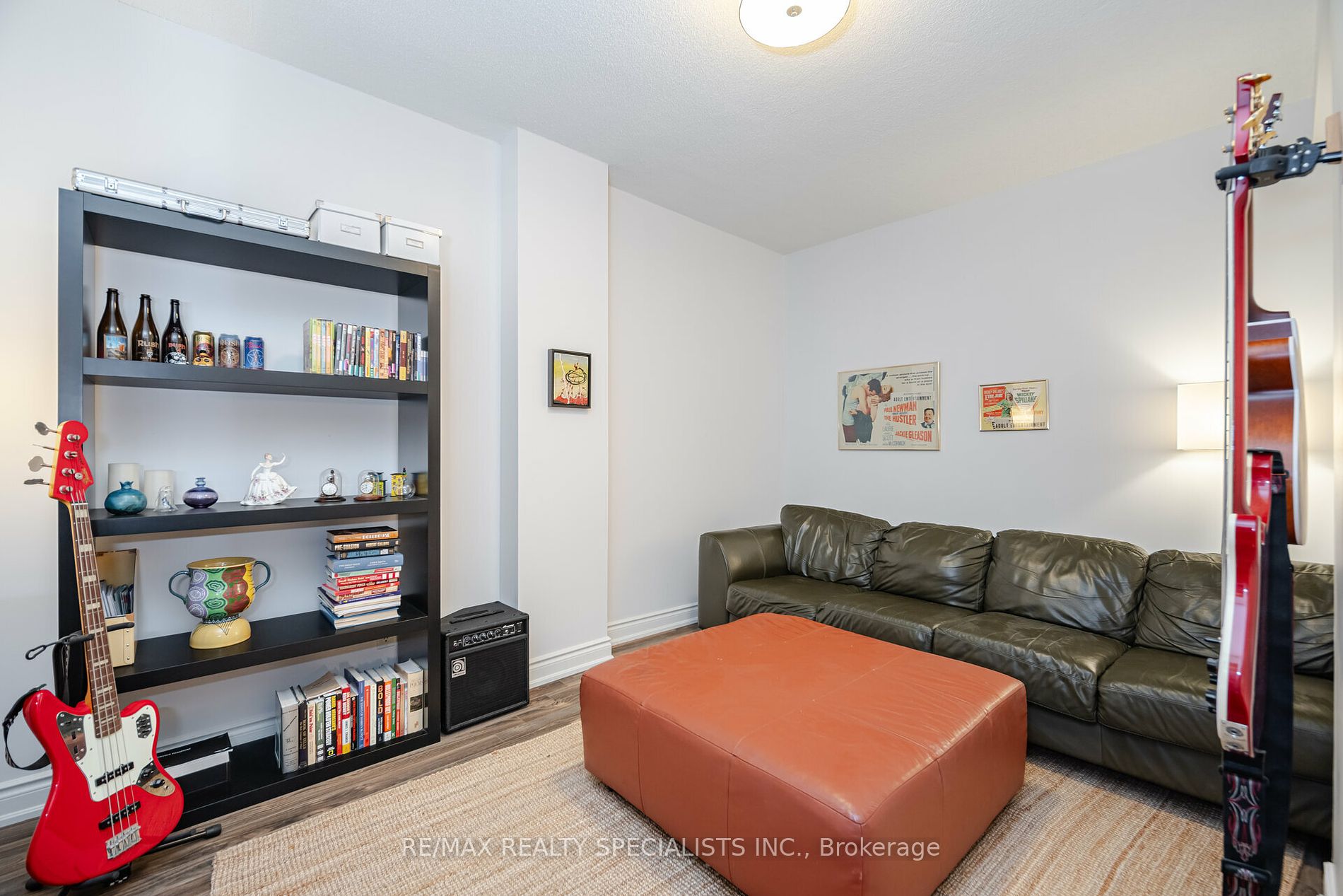 399 Elizabeth St, #210