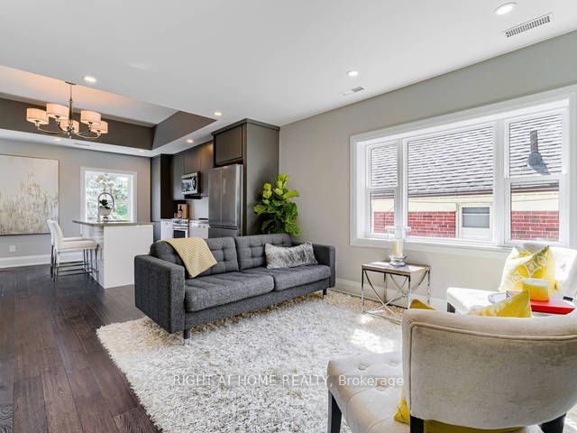 294 South Kingsway Ave, #3