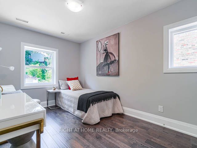 294 South Kingsway Ave, #3
