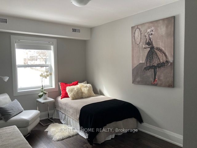 294 South Kingsway Ave, #3