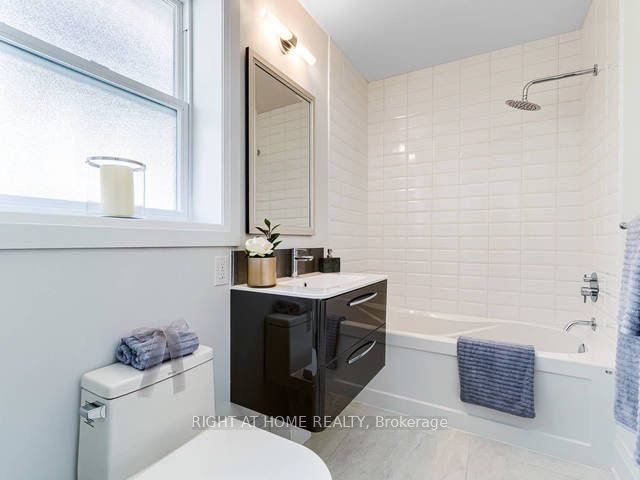 294 South Kingsway Ave, #3