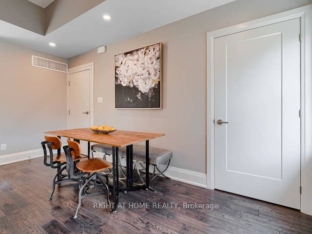 294 South Kingsway Ave, #3