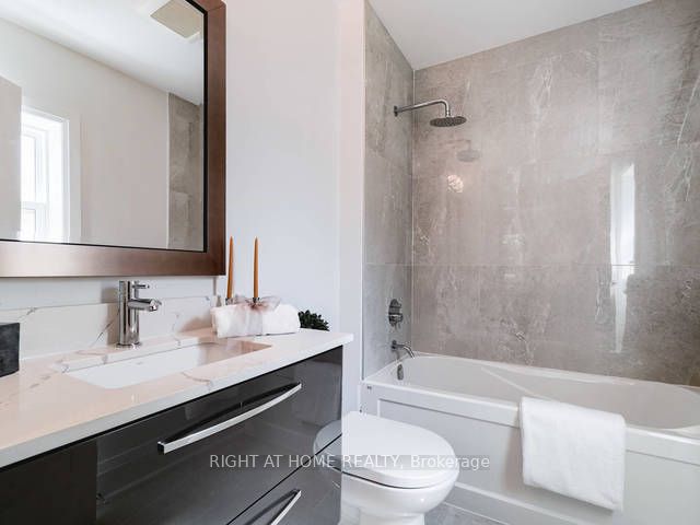 294 South Kingsway Ave, #3