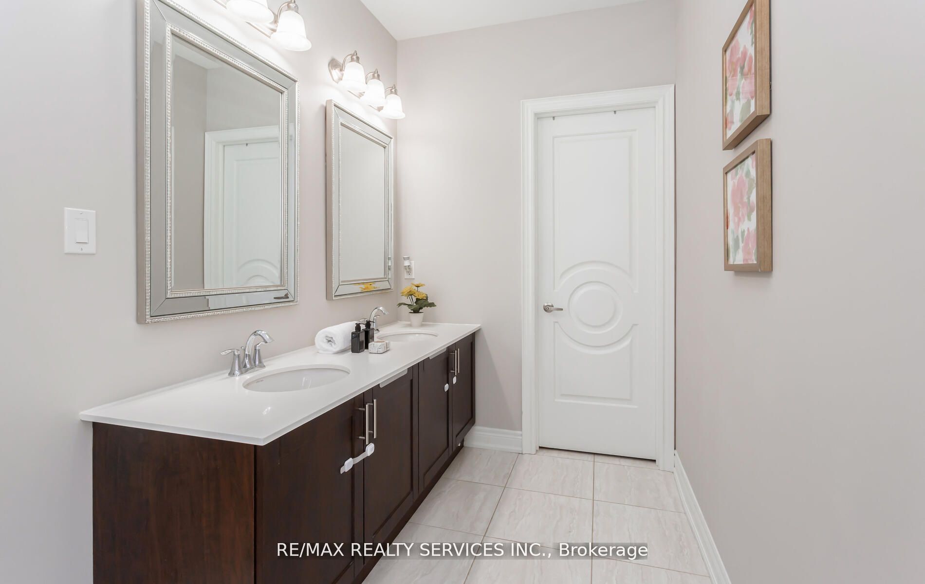 9 Bedouin Cres