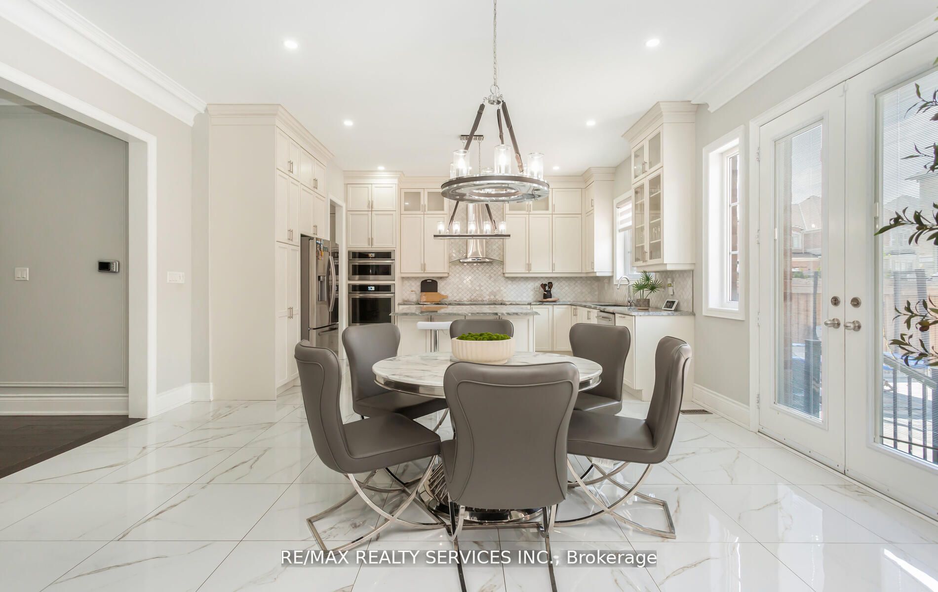 9 Bedouin Cres