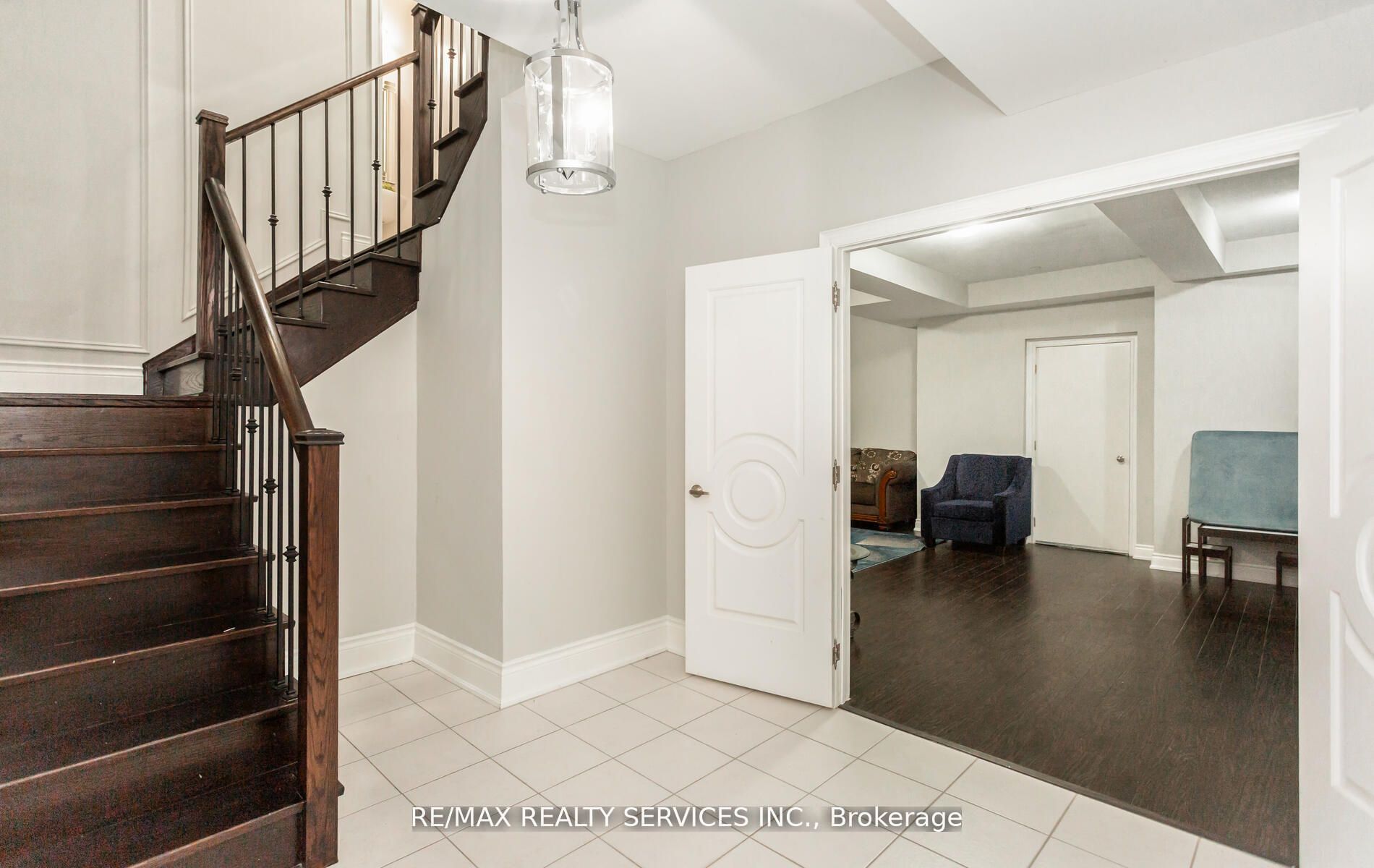 9 Bedouin Cres