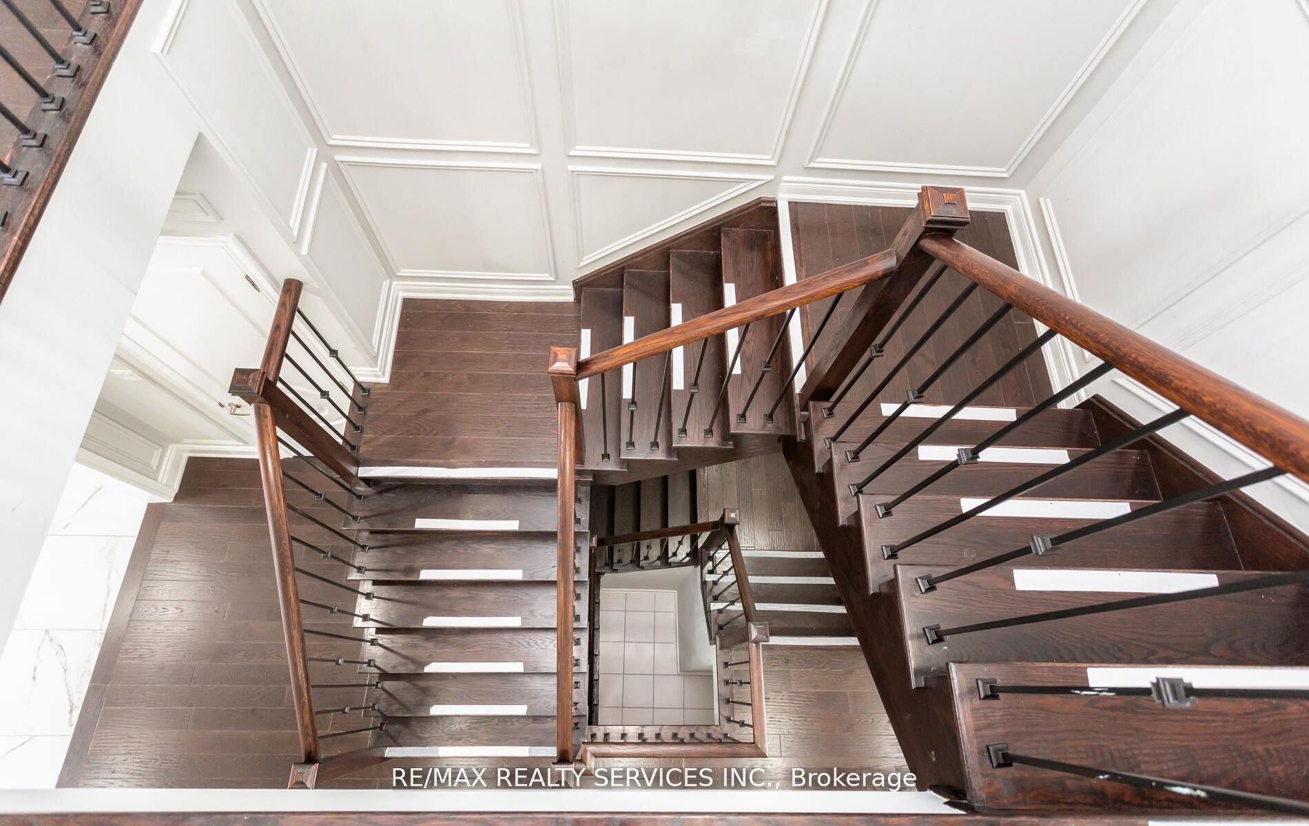 9 Bedouin Cres