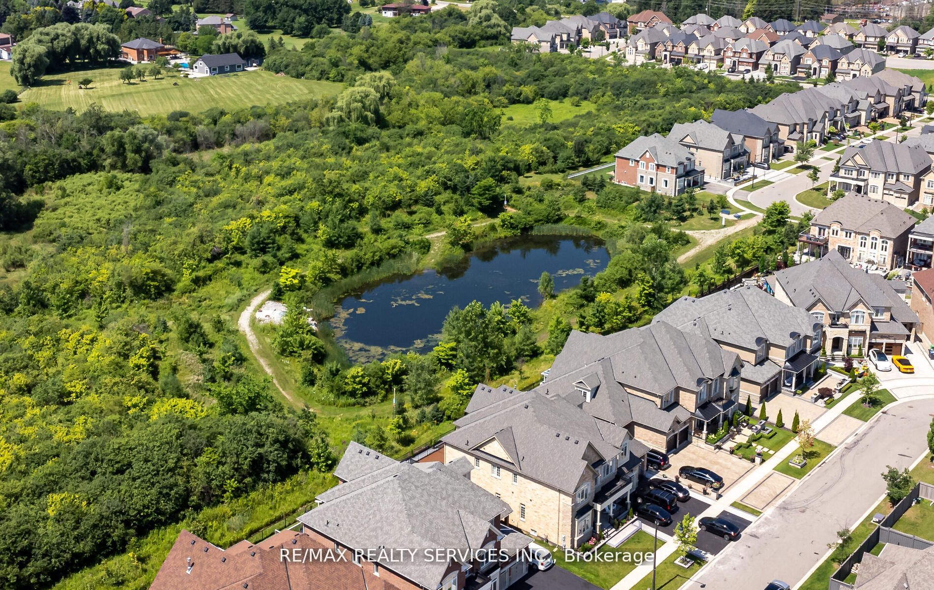 9 Bedouin Cres
