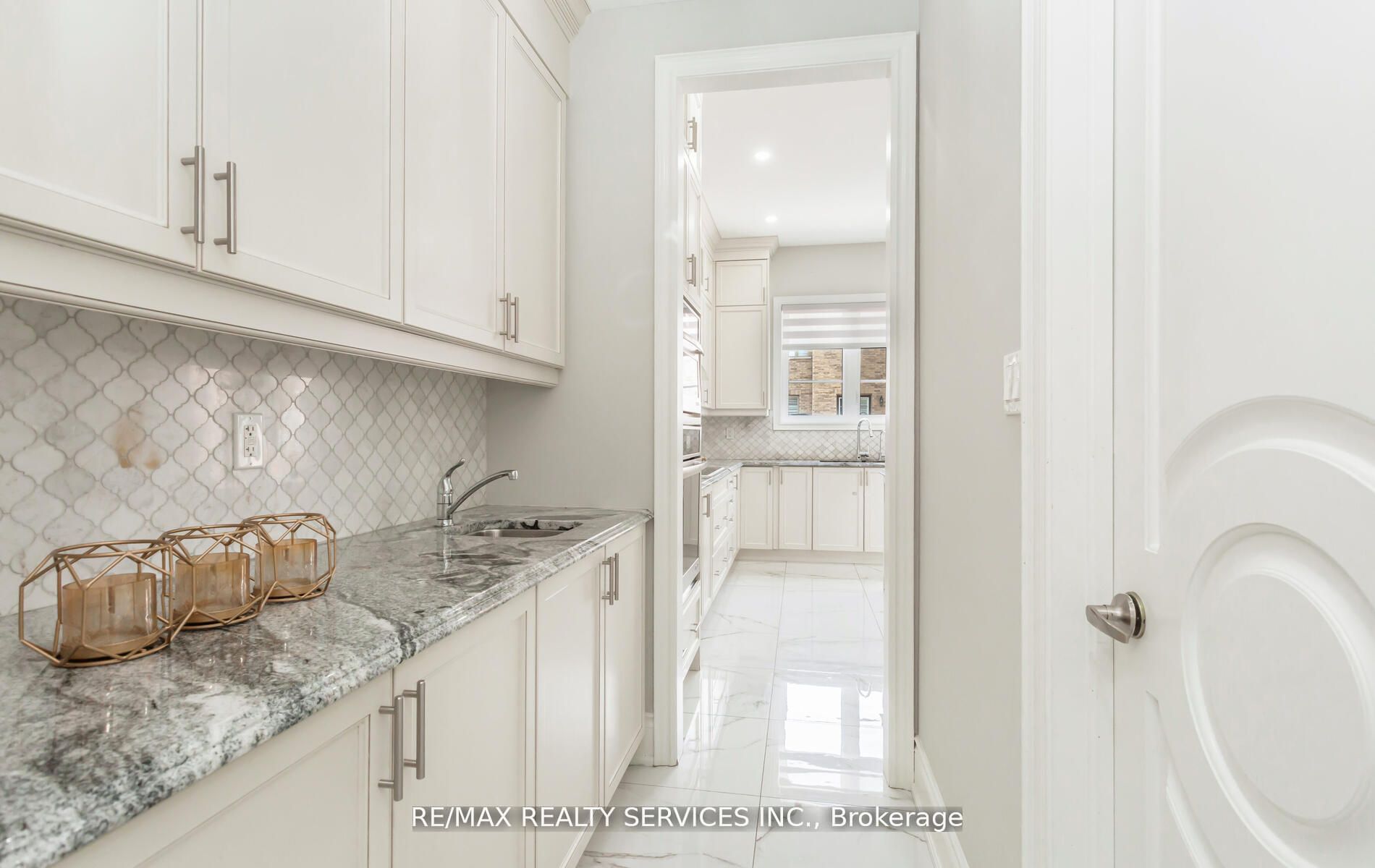 9 Bedouin Cres