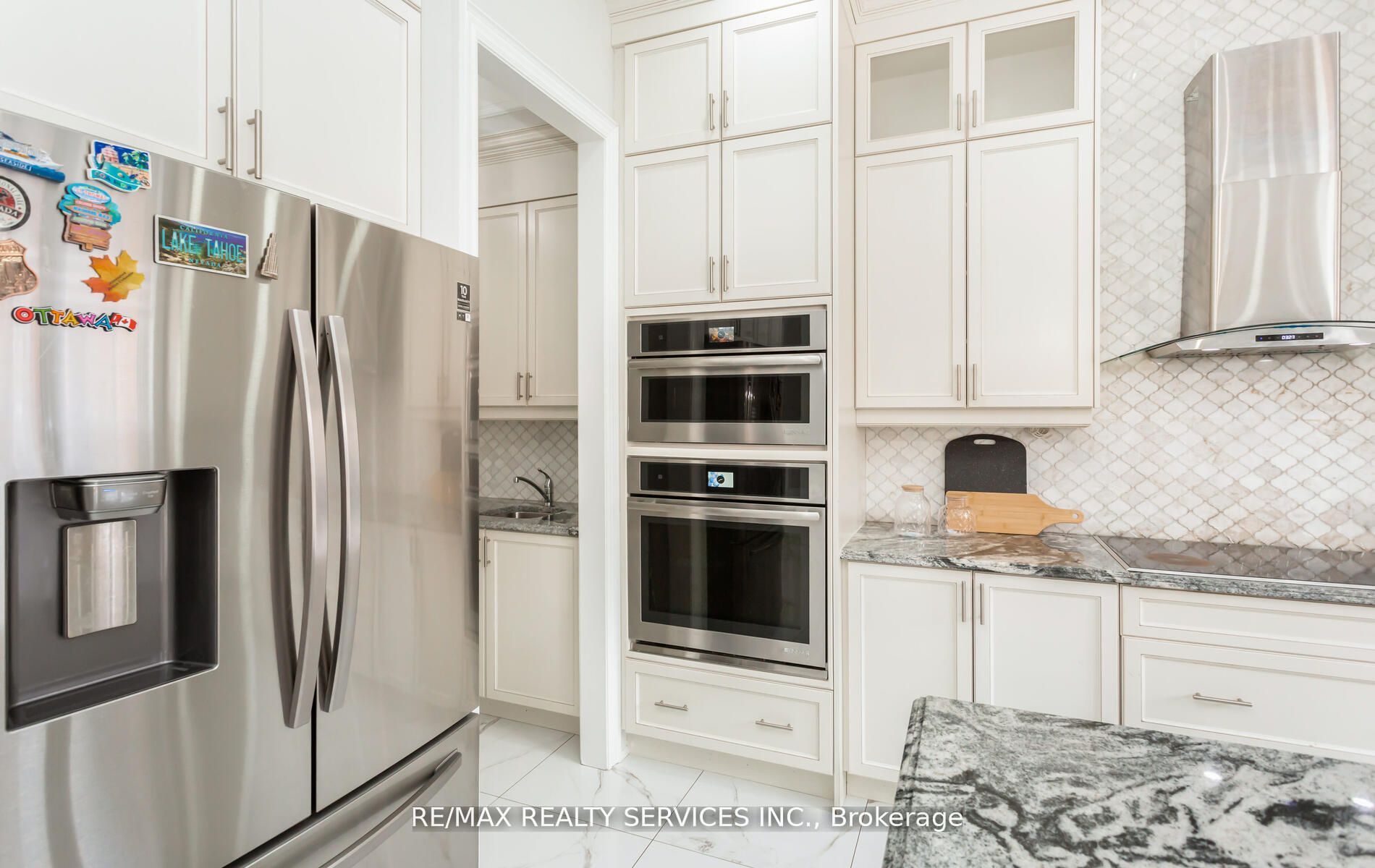 9 Bedouin Cres