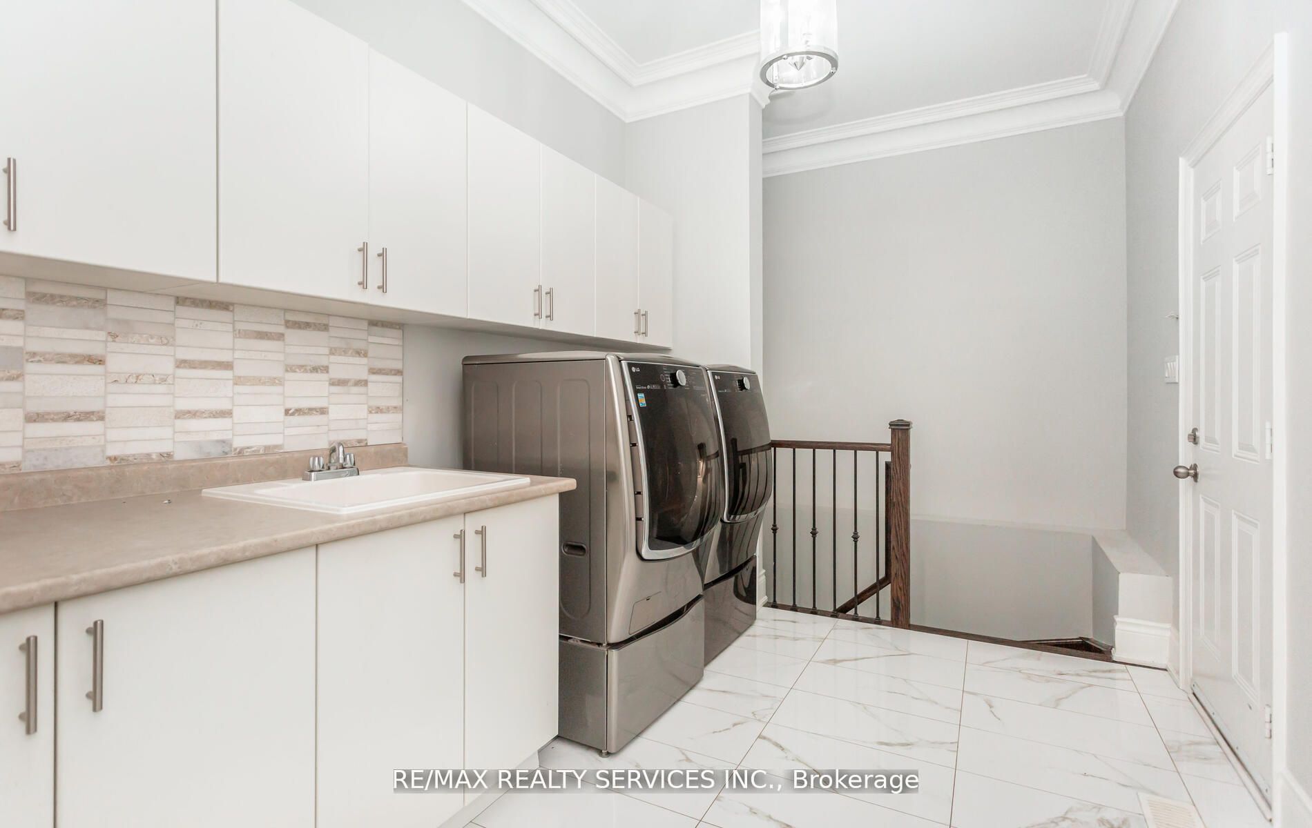 9 Bedouin Cres