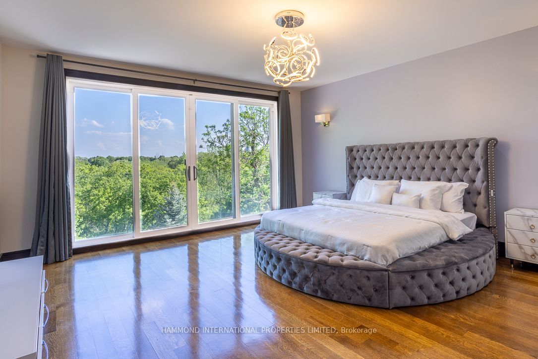 46 Ravenscrest Dr