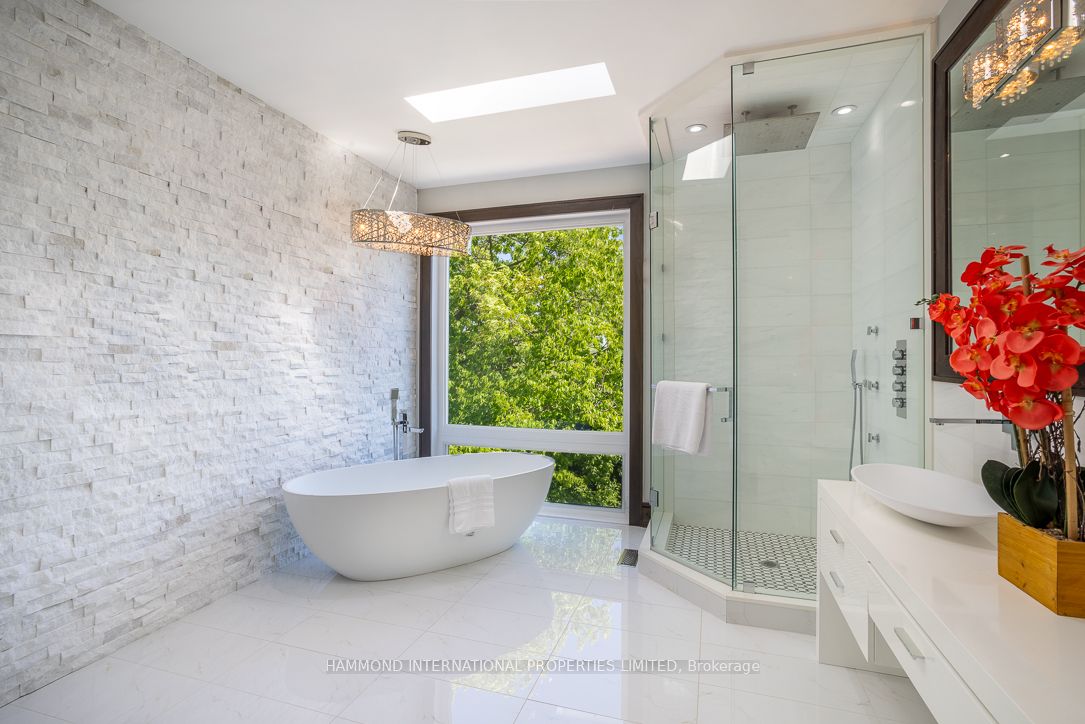 46 Ravenscrest Dr
