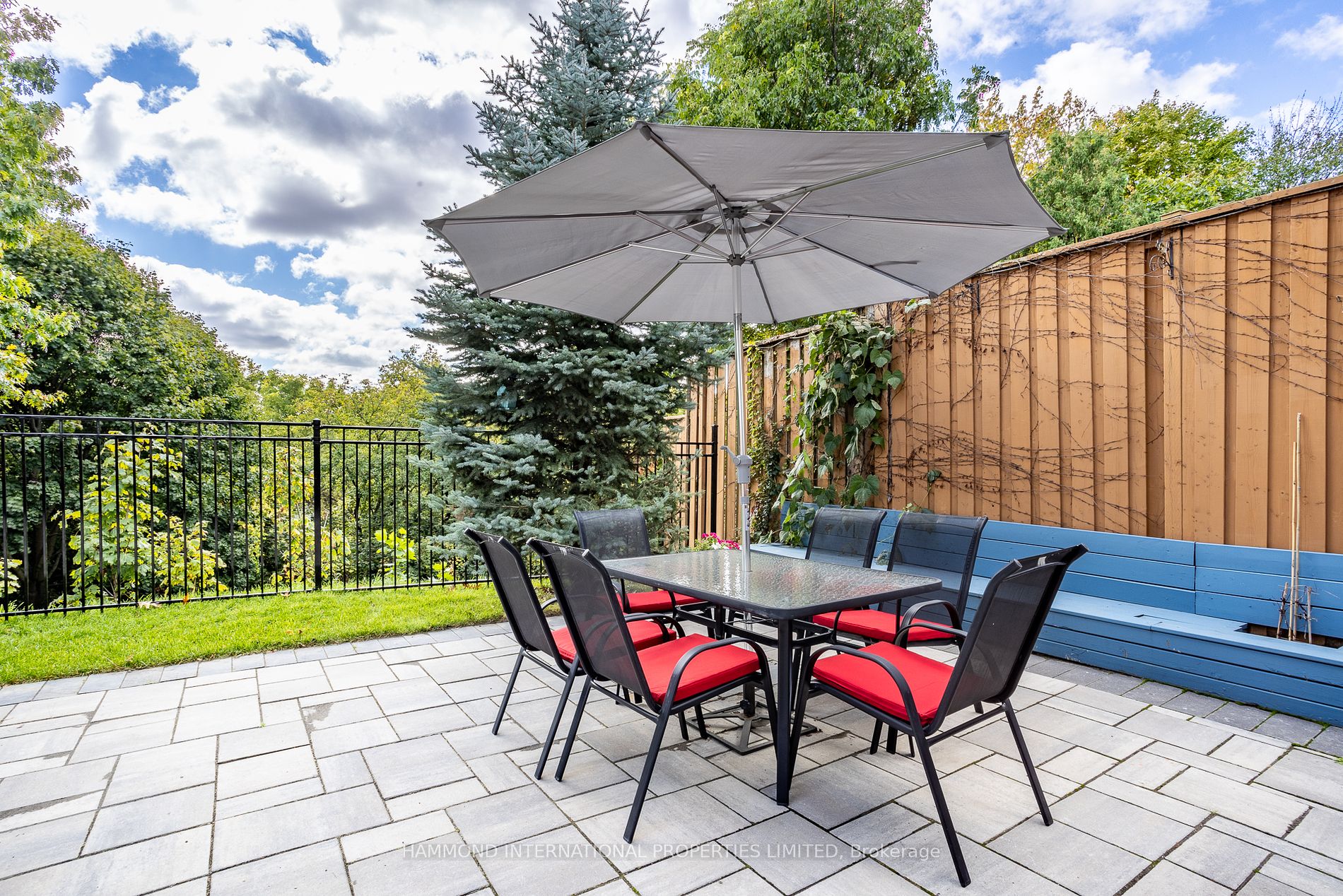 46 Ravenscrest Dr