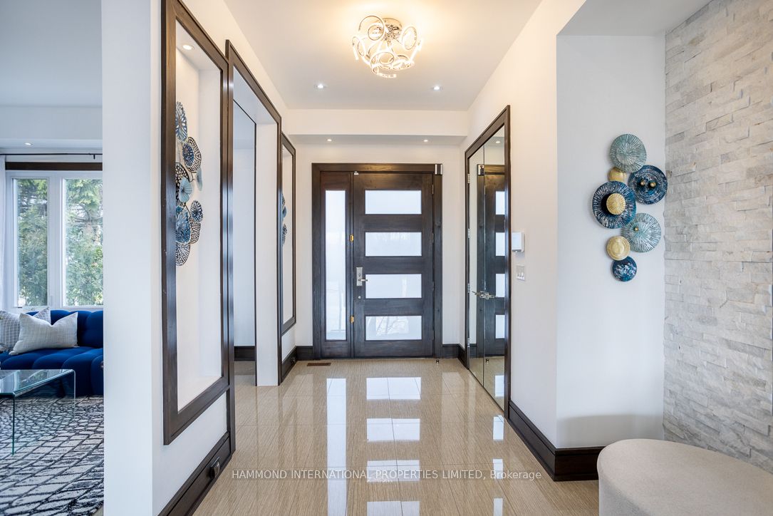46 Ravenscrest Dr