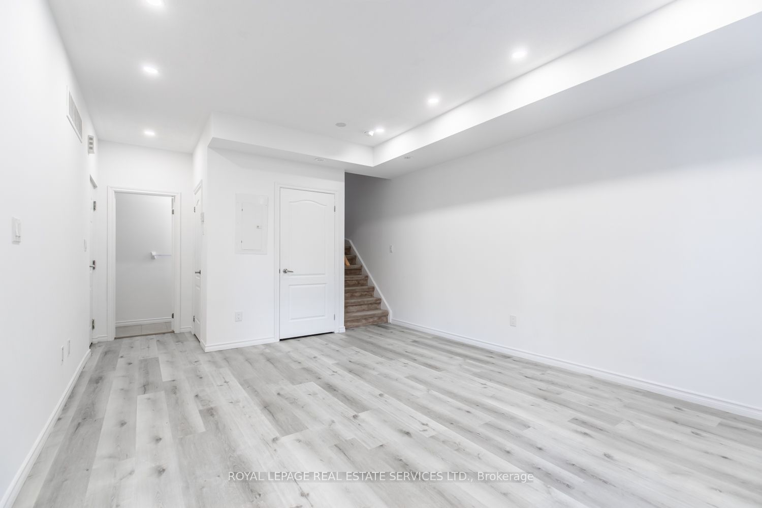 2420 Baronwood Dr, #42-02