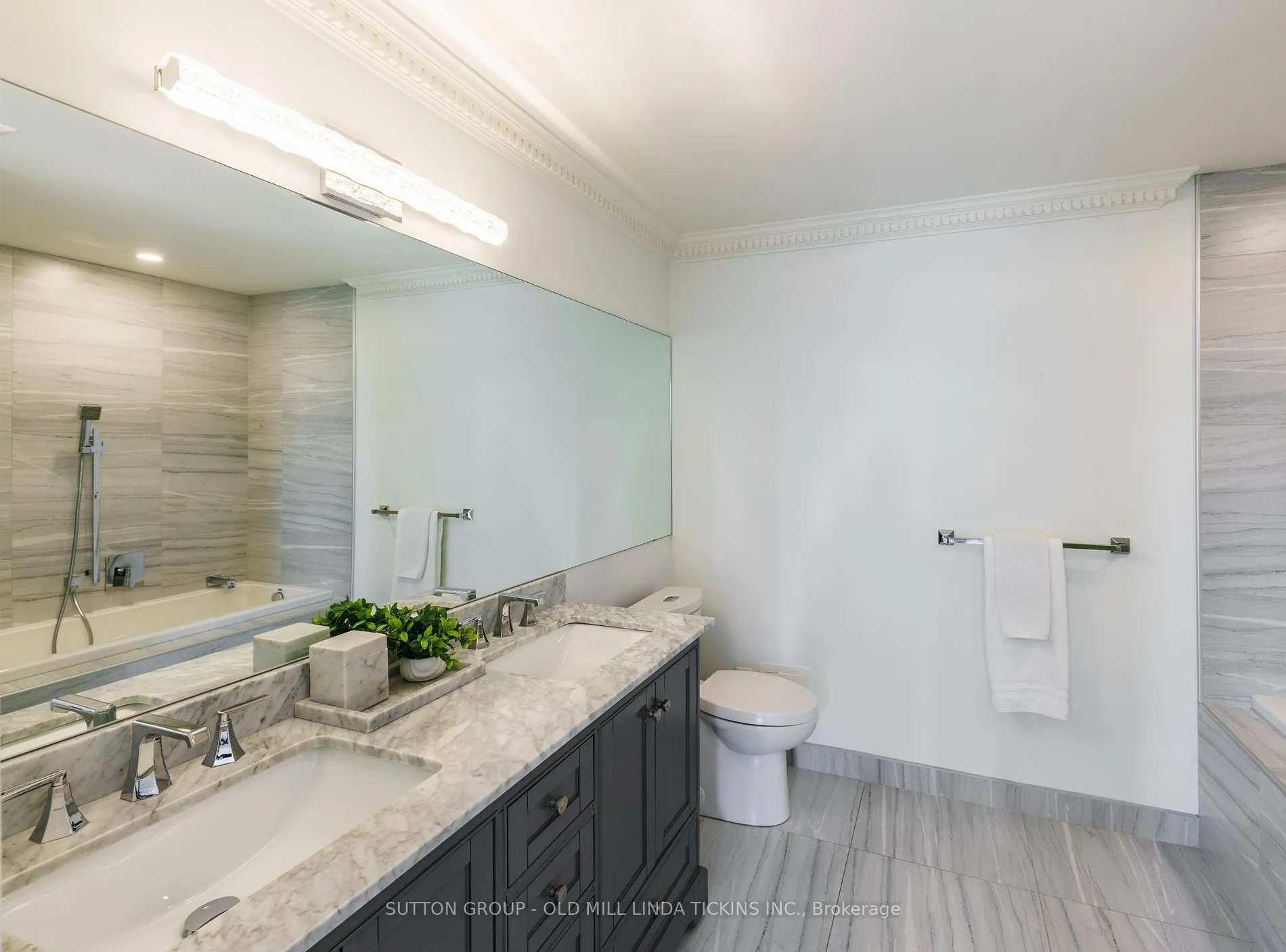 2111 Lake Shore Blvd W, #LPH08