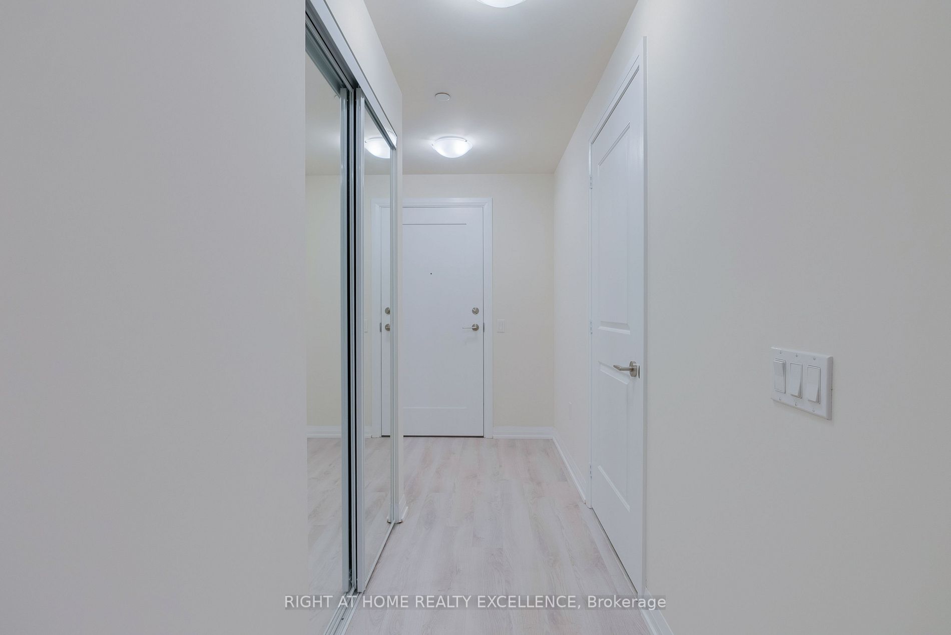 35 Watergarden Dr, #2013
